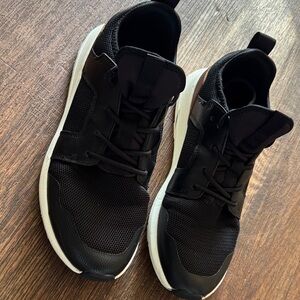 🚫SOLD🚫Goodfellow & Co Black Athletic Sneakers